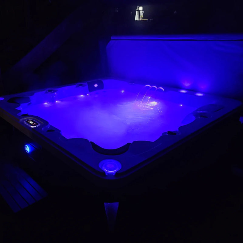 Erie 6 Person Hot Tub